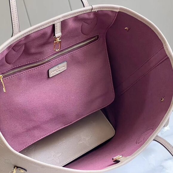 Louis Vuitton Handheld Shopping Bags, Shoulder Bags - Picture 8 of 9